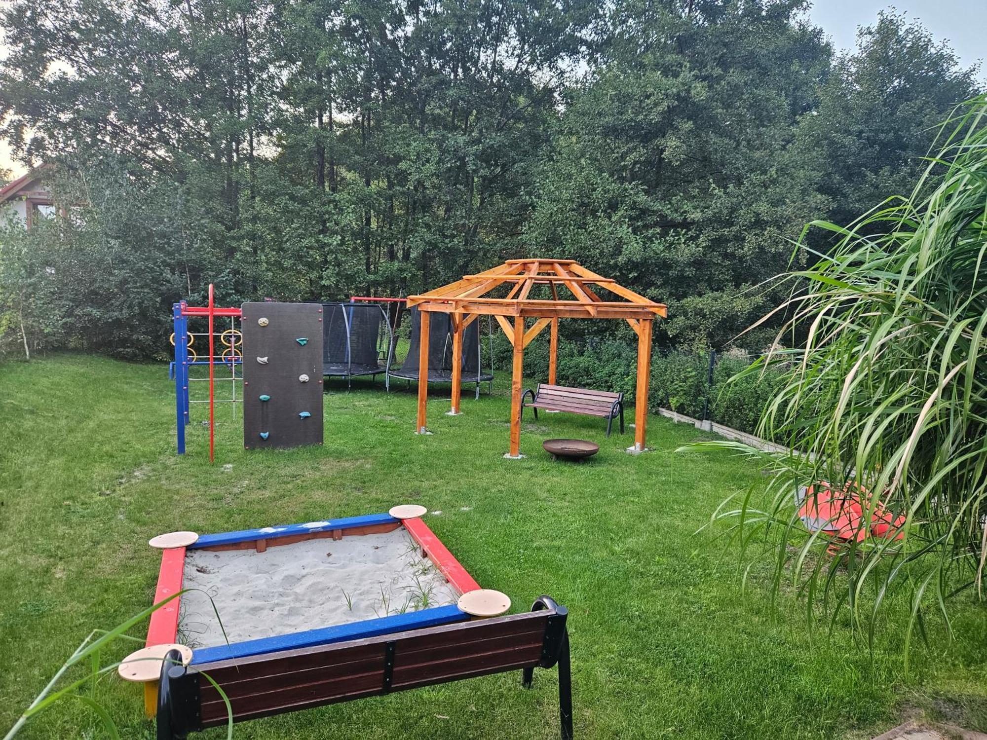 Vila Osada Cztery Pory Roku -Dom Lato Kopalino Exteriér fotografie